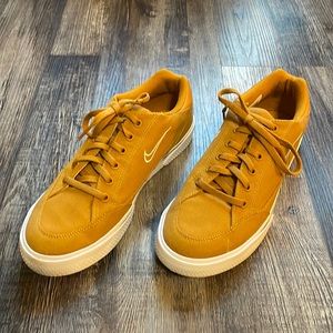 Nike Desert Ochre/Sail-black-white